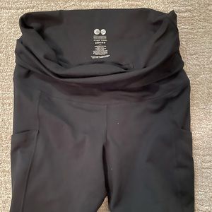 Kindred bravely Maternity & Postpartum Support Bike Shorts Pocket Style - Medium